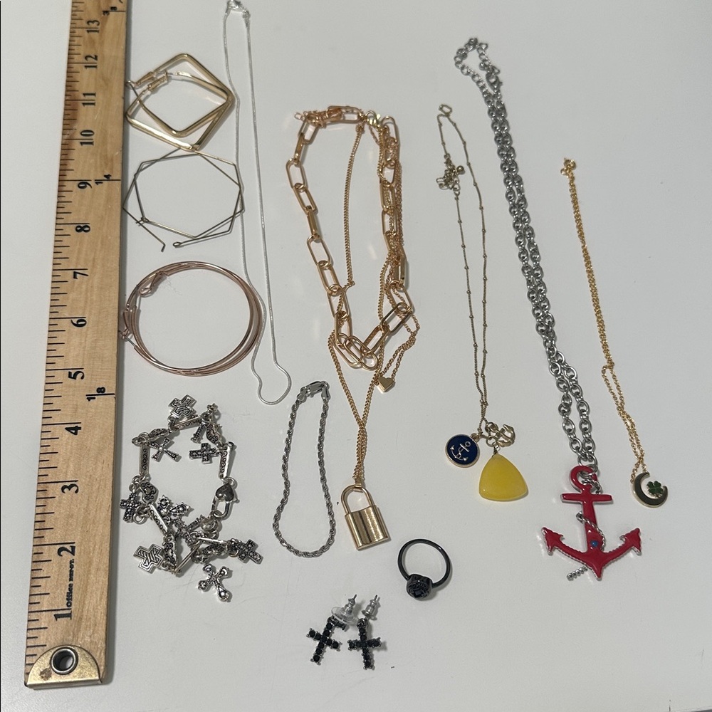 🌴 Bundle of 12 Woman’s Necklaces/Ring/Bracelet/Earrings - Picture 3 of 3